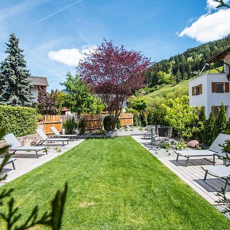 Hotel Gasthof Hoellriegl Sarentino Exterior photo