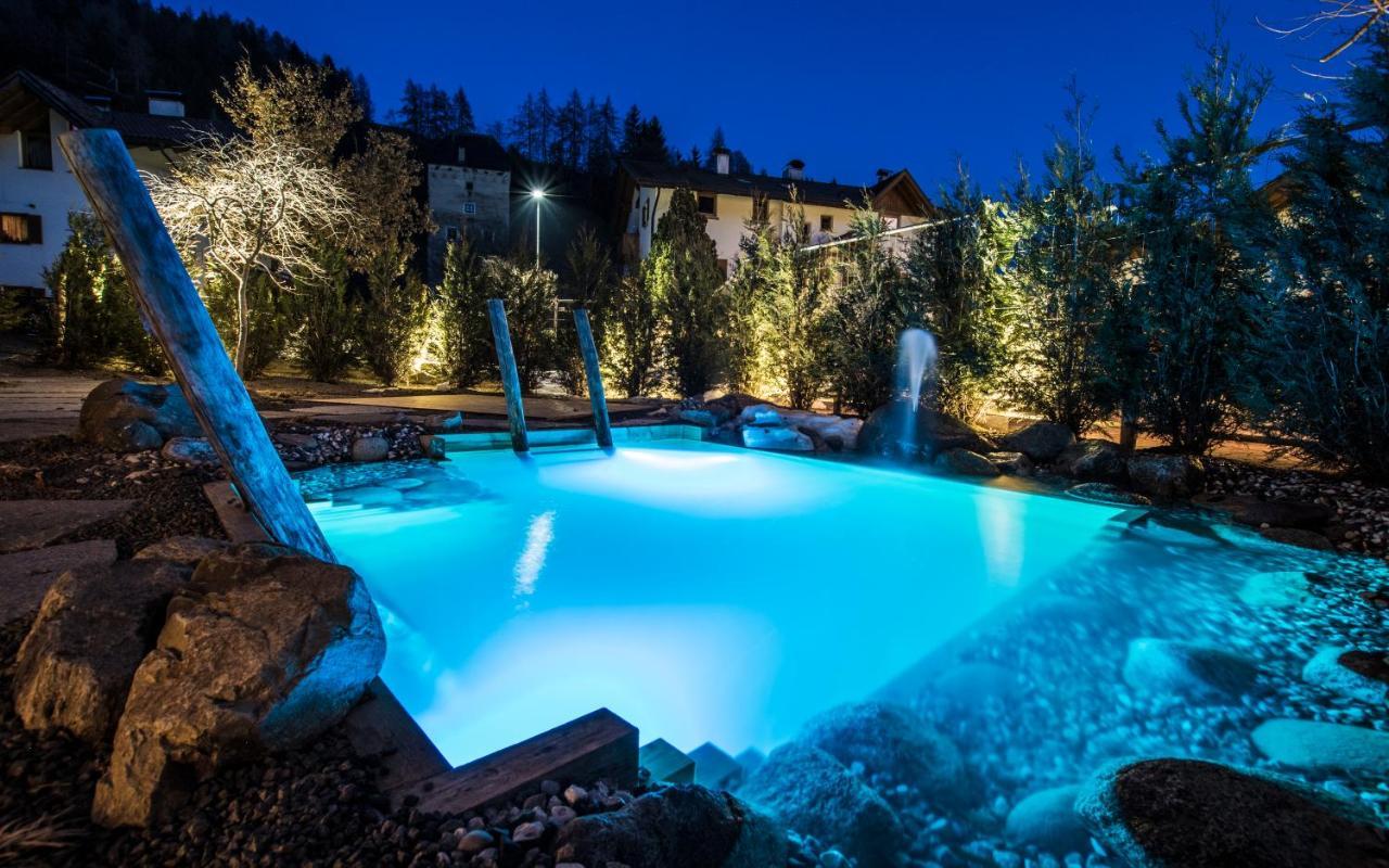 Hotel Gasthof Hoellriegl Sarentino Exterior photo