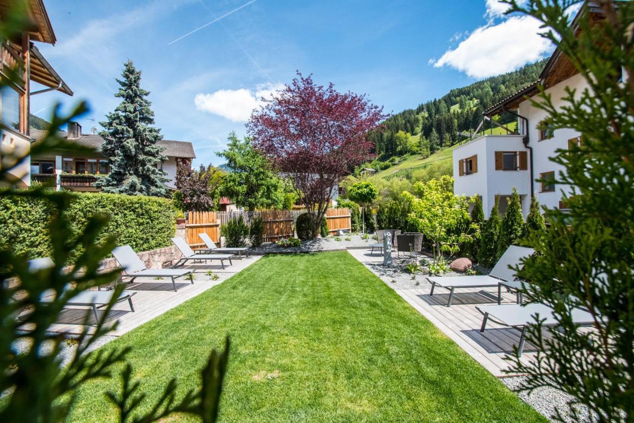 Hotel Gasthof Hoellriegl Sarentino Exterior photo