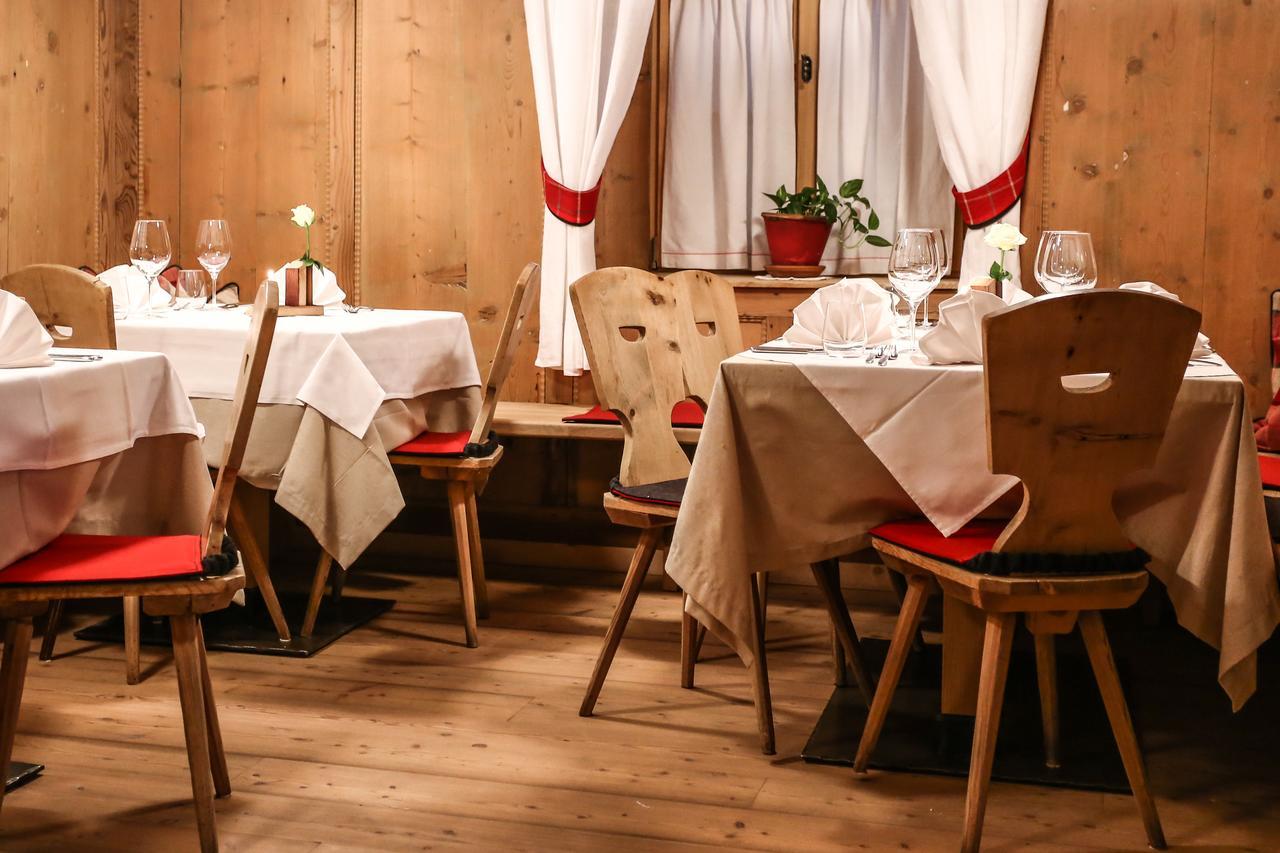 Hotel Gasthof Hoellriegl Sarentino Exterior photo