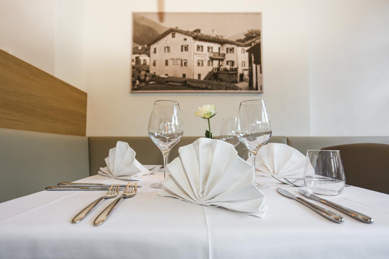 Hotel Gasthof Hoellriegl Sarentino Exterior photo