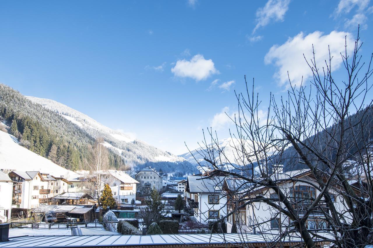Hotel Gasthof Hoellriegl Sarentino Exterior photo