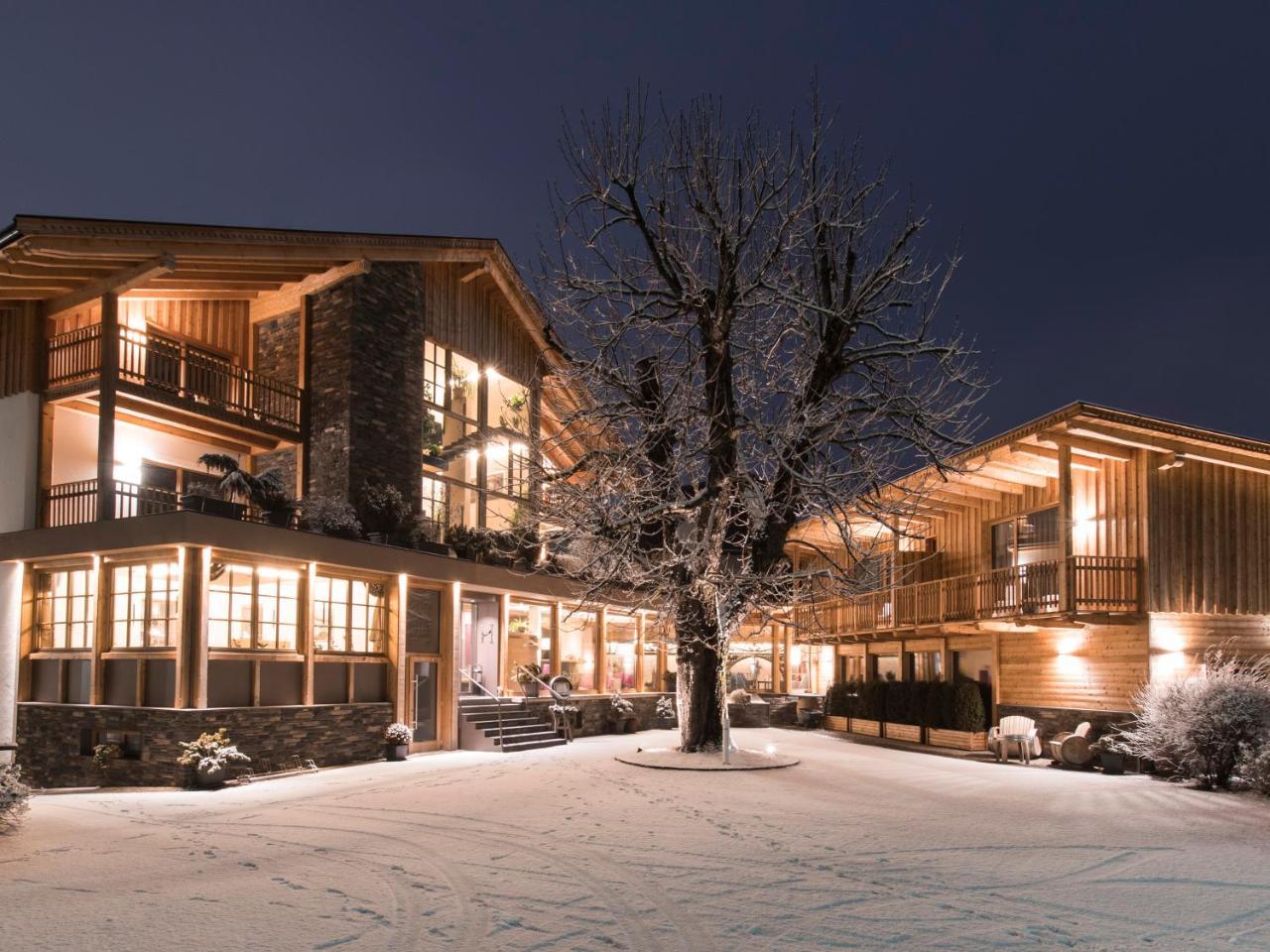 Hotel Gasthof Hoellriegl Sarentino Exterior photo